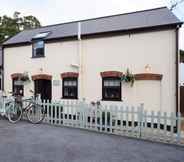 Exterior 2 Byre Cottage