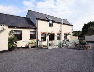 Exterior 2 Byre Cottage