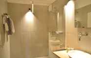 Phòng tắm bên trong 2 Grey House Apartments Grossbeeren