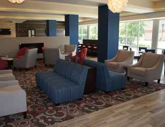 Lobi 2 La Quinta Inn & Suites by Wyndham Bloomington