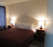 Bedroom 6 Culverden Court Motel