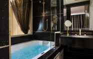 In-room Bathroom 6 Paris j'Adore Hotel & Spa