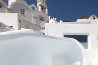 Swimming Pool Oia White Cave Oia Cliff