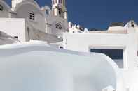 สระว่ายน้ำ Oia White Cave Oia Cliff