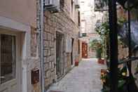 Exterior Hostel Korcula