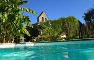 Swimming Pool 2 Domaine de la Lézardière