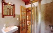 In-room Bathroom 5 Villa 1212