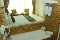 Toilet Kamar Ocean Queen hotel