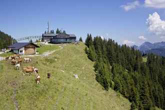 Exterior 4 Berghotel Altes Wallberghaus