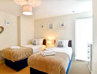 Kamar Tidur 2 Just Stay Wales - 102 Meridian Bay