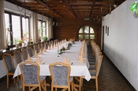 Functional Hall Hotel Habersaign