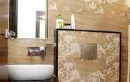 In-room Bathroom 4 SVC INN Gwalior