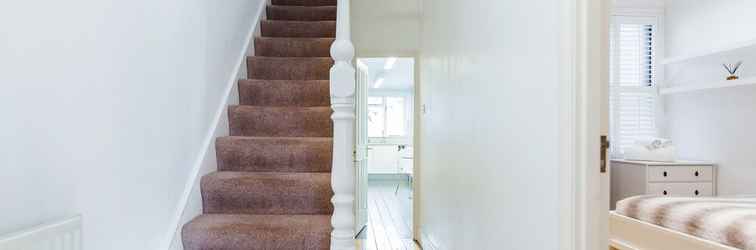 Sảnh chờ Bright Welcoming Apartment With Terrace, Fulham 3 bed