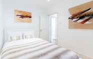 Kamar Tidur 4 Bright Welcoming Apartment With Terrace, Fulham 3 bed