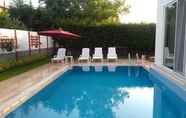 Swimming Pool 4 Villa NSB 2 by Dream of Holiday