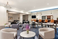 Bar, Kafe dan Lounge La Quinta Inn & Suites by Wyndham Brunswick/Golden Isles