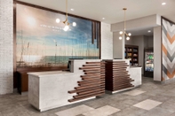 Lobi La Quinta Inn & Suites by Wyndham Brunswick/Golden Isles