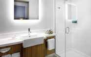 Toilet Kamar 2 SpringHill Suites by Marriott Tuckahoe Westchester County