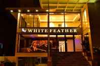 ภายนอกอาคาร White Feather