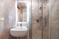 In-room Bathroom Luxury Suite Sirmione