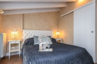 Bedroom Luxury Suite Sirmione