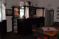 Bar, Cafe and Lounge Domäne-Badetz