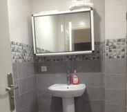 In-room Bathroom 2 Familly Apartment Rabat Center Agdal