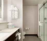 In-room Bathroom 4 Hampton Inn & Suites Norman Conference Center Area