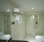 In-room Bathroom 5 GreenTree Inn GuangZhou Middle Dayuan Road Foreigner College Express Hotel