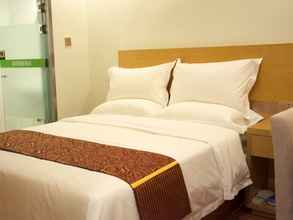 Kamar Tidur 4 GreenTree Alliance Sanya First Market Hotel