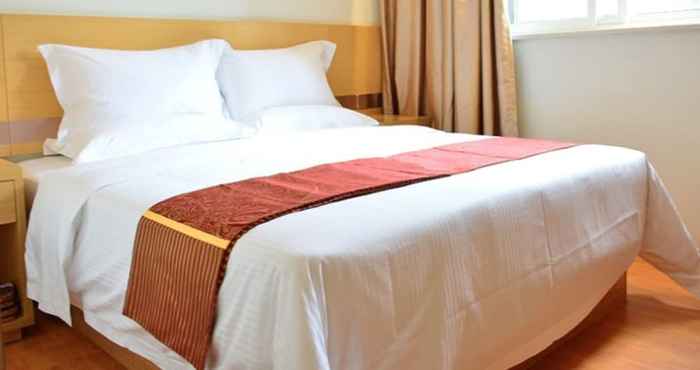 Kamar Tidur GreenTree Alliance Sanya First Market Hotel