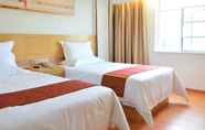 Kamar Tidur 3 GreenTree Alliance Sanya First Market Hotel