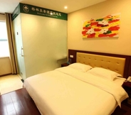 Bedroom 2 GreenTree Inn Shanghai National Convention And Exhibition Center Xujing North City Subway Station Shell Hotel