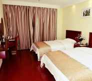 Bedroom 2 GreenTree Inn NanJing DaChang Getang Metro Station Express Hotel