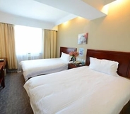 Bedroom 7 GreenTree Inn Tianjin Hebei District Beining Park Hotel