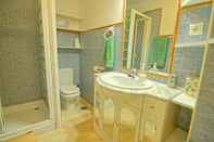 In-room Bathroom HTL10 - Marina