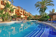Swimming Pool Oasis de Riviera Apartment