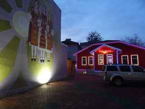 Luar Bangunan 4 Red House