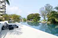 Kolam Renang 2 Bedrooms Apartment By The Sea