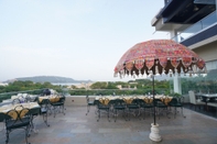 Ruang untuk Umum The Ramvilas - A Rooftop Lake View Hotel in Udaipur