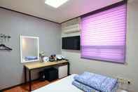 Kamar Tidur Wow Motel