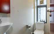 In-room Bathroom 6 Locals Boutique Apartment Huafa Plaza 30