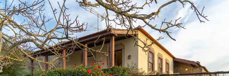 Bên ngoài Liiiving In Moledo Historical Pool Villa