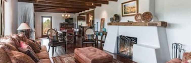 Lobby Cielo Lindo - Secluded Southwestern Retreat Within Minutes of Downtown