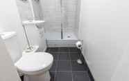 In-room Bathroom 3 Grand Swiss Cottage Apartment