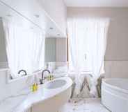 In-room Bathroom 3 Villa Borgovecchio B&B