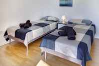 Kamar Tidur Modern 2 Bedroom Seaview Apartment