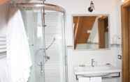 Phòng tắm bên trong 6 Bed & Breakfast Gilda Inn Agerola