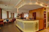 Lobi HOTEL RIESENJunior by Trip Inn