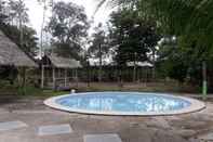Swimming Pool Hotel Karupa